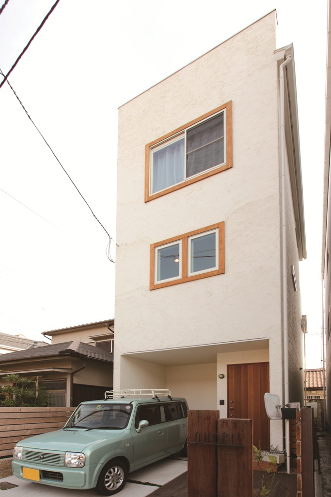 狭小地3階建て・自然素材の家 写真